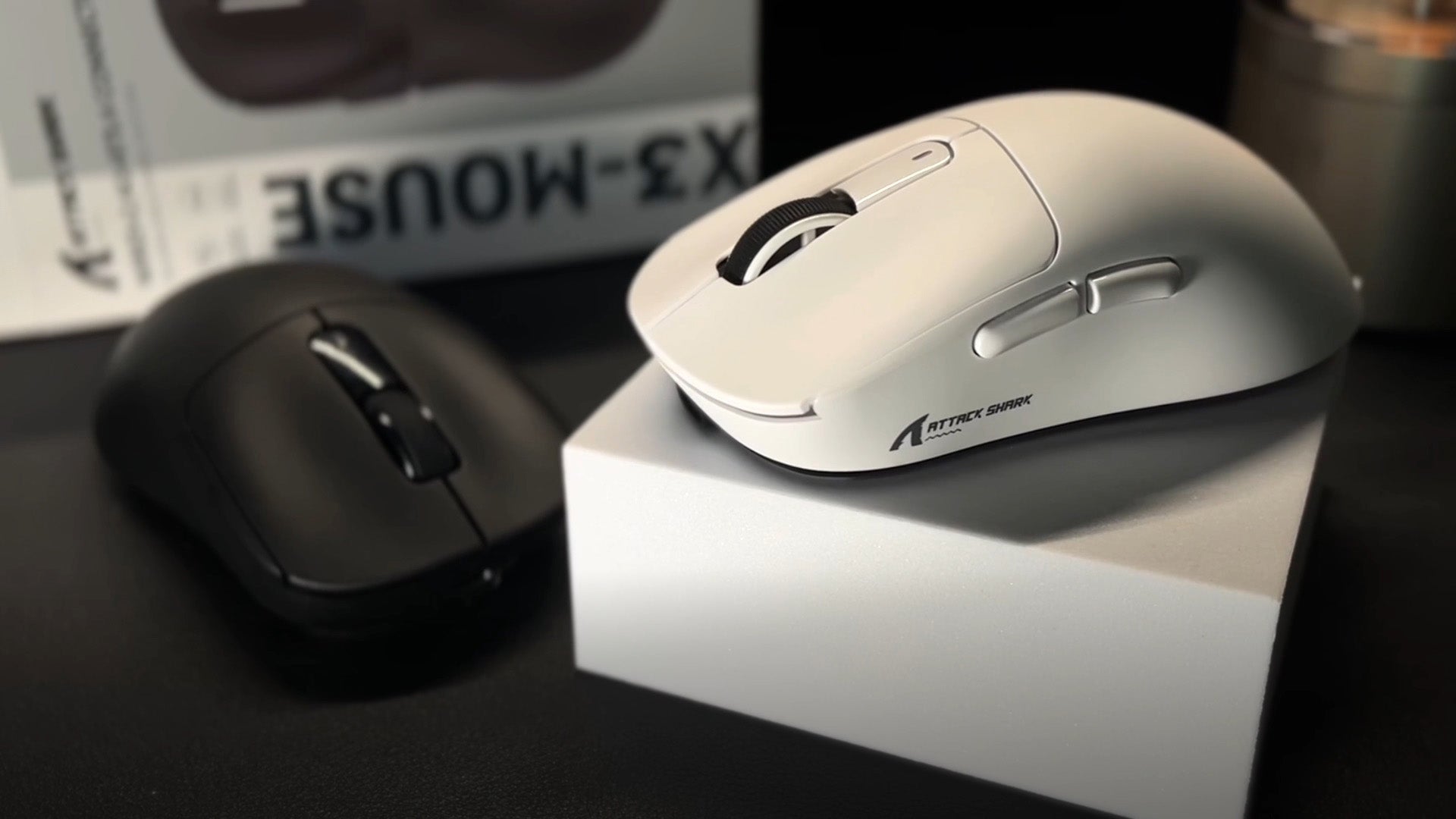 white gaming mouse