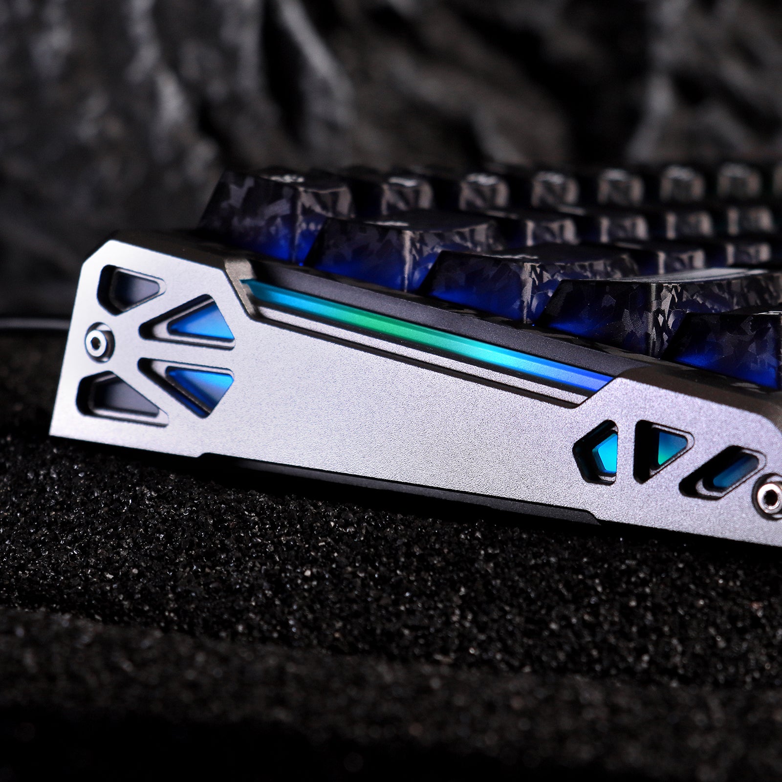 ATTACK SHARK R68 HE keyboard: CNC aluminum side with RGB lighting and carbon fiber keycaps.